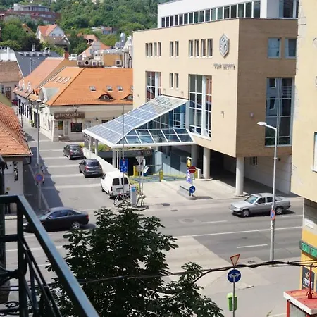 アパート Mamini's